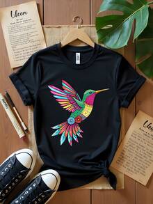 Camiseta estampada de algodón de 180 g para mujer, negra, con cuello redondo y manga corta, con estampado de colibrí colorido, informal, de verano, cuello redondo, regalo de cumpleaños, moda de talla grande. - Negro - Ver 1