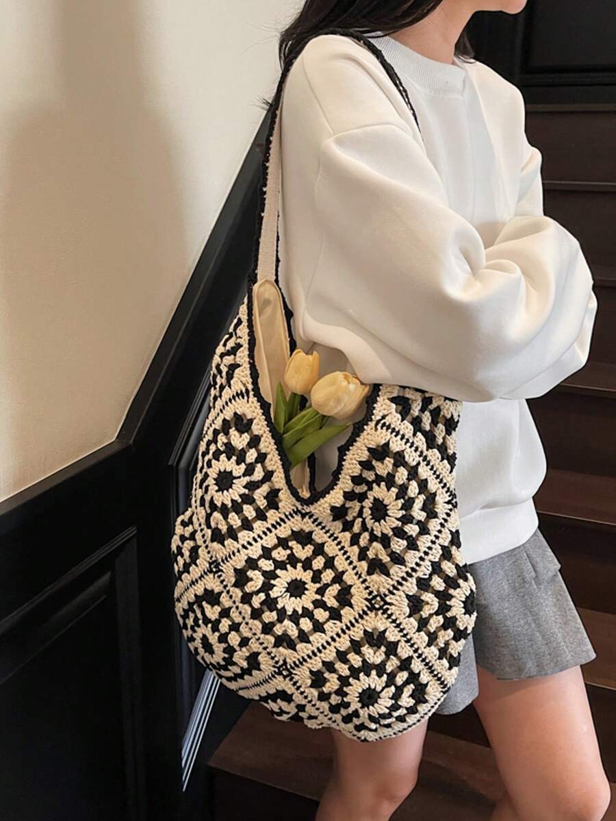 حقيبة يد كبيرة السعة من النساء، منسوجة باللونين متباينين، مفرغة وبتصميم عصري لشاطئ وعطلة
