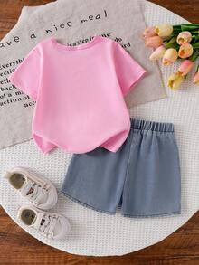 Completo estivo casual da 2 pezzi per bambine: maglietta a maniche corte con scollo tondo e stampa gatto carino rosa, pantaloncini in denim rosa con vita elastica e fiocco decorativo - Rosa - Visualizzare 4