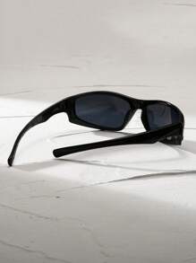 Modische und vielseitige schwarze Sonnenbrillen für Herren