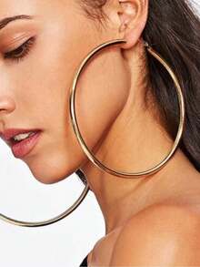 1 对朋克风格镂空金属夸张大圈耳环，适合女性派对、夜总会和日常佩戴