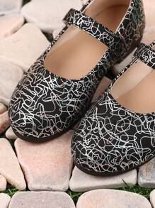 1 Pair Black Toddler/Little Girls' Silver Print Soft PU Leather Mary Jane Flats, Round Toe, Hook And Loop Strap, TPR Anti-Slip Sole, Bohemian Princess Casual Shoes, Suitable For 1-12 Years Old Students, Suitable For Parties, Dancing, Daily Wear In Spring, Autumn And All Seasons