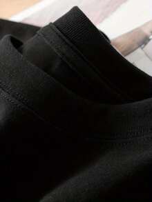 Camiseta negra de mujer 180g de algodón cuello redondo manga corta con frase Ain't No Family Like The One I Got estampada ideal para momentos familiares única y de  perfecta para lucir en reuniones casuales y eventos especiales - Negro - Ver 3