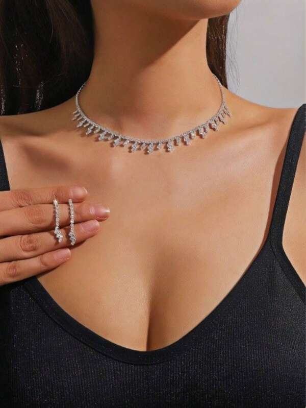 Three Sleek, Simple And Ultra-Flash Jewelry Sets, Suitable For Ladies' Parties.