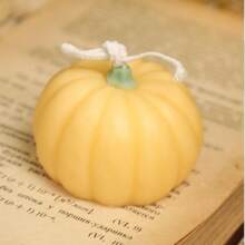 1 pièce Bougies en forme de citrouille de Thanksgiving aux parfums automnaux. Bougies chauffe-plat à la citrouille pour la décoration de la maison. Bougie à la cire artisanale parfumée pour la chambre, la salle de bain ou les fêtes (6 options de couleurs, parfumées)