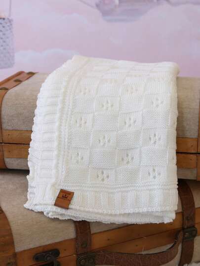 Manta Bebê Tricô Cobertor Saída Maternidade Quentinha Furinhos Quadrado