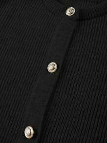 春夏新款黑色圆领纽扣半袖女式上衣，简约优雅通勤休闲开衫，新年系列