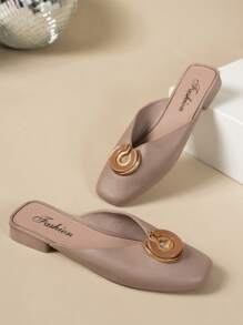 Women's Flat Mule Shoes With Fashionable Metal Ring, Black Color, Small Heels, Non-Slip, Comfortable Outdoor Slip-On Sandals