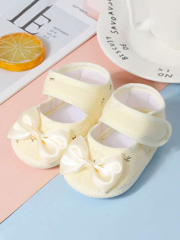 1 Pair Of Infant Shoes, Cute Bow, Suitable For Indoor And Outdoor Learning To Walk, Soft Flat Shoes For Infants.