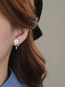 BALMORA 1 Pair 925 Sterling Silver Luxury Elegant Shell Flower Asymmetric Tassel Blue Cubic Zirconia Stud Earrings, Suitable For Women's Daily Wear, Friendship Jewelry Gift - Silver - View 5