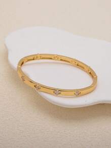 1pc Elegant Golden Four-Leaf Clover Bangle Bracelet, Cubic Zirconia Inlay Copper, Women Jewelry Gift, Suitable For Layering & Daily Wear, Ideal For Girls, Valentine's Day, Mother's Day