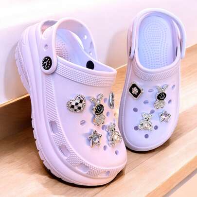 Babuche plataforma Clogs Y com apliques