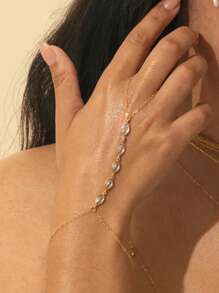 1pc New Minimalist Elegant Summer Fashion Rhinestone Hand Chain & Finger Ring Bracelet For Women