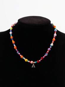 1 pieza Collar con inicial de cuentas de colores, collar elegante y de moda con perla para niñas y niños, hecho a mano con diseño bohemio atemporal, regalo de joyería personalizada de la A a la Z