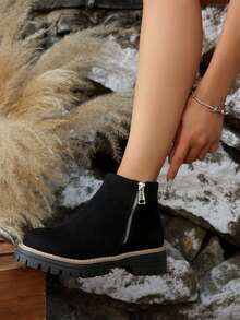 Botas Chelsea femininas pretas de sola grossa, estilo retrô, personalizadas, confortáveis, estilo punk, cano curto, estilo preppy, para outono/inverno, 2025 - Preto - Ver 2