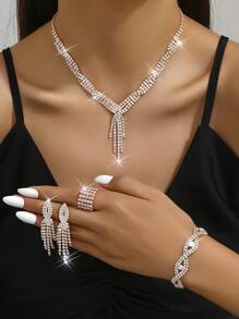Ensemble de bijoux : collier, boucles d'oreilles et bracelet orné de strass, collier de style européen et américain avec diamants, accessoire de mariée cadeau