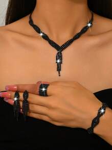 Ensemble de bijoux : collier, boucles d'oreilles et bracelet orné de strass, collier de style européen et américain avec diamants, accessoire de mariée cadeau
