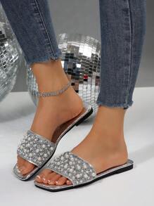Sandalias tipo diapositiva de playa versátiles con puntera cuadrada, adorno de diamantes de imitación y perlas, de lujo y antideslizantes, para mujeres de talla grande, modelo 2025