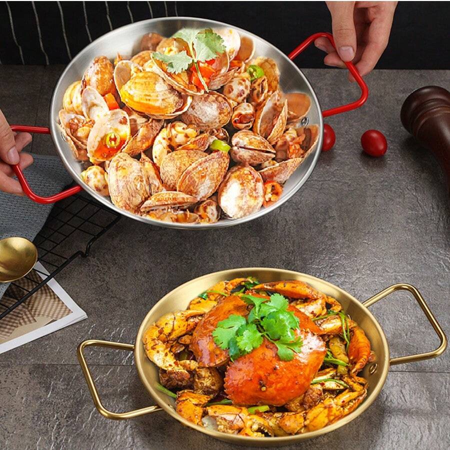 3 piezas de platos de acero inoxidable para mariscos, plato de doble oreja con mango Thick, sartén para paella española, wok de fondo plano, pollo frito coreano y plato para papas fritas, platos para pasta, lobster, adecuado para vacaciones, fiestas, uso doméstico y de restaurante. Debido al proceso de fabricación, puede haber pequeños rasguños y algunas marcas de soldadura en la parte inferior, pero no afectan el uso.