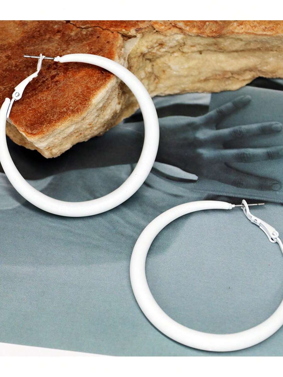 1 paire de boucles d'oreilles peintes minimalistes à ouverture à la mode, polyvalentes, élégantes, intellectuelles, convenant aux rendez-vous, aux rassemblements et à un port quotidien - Blanc - Voir 1