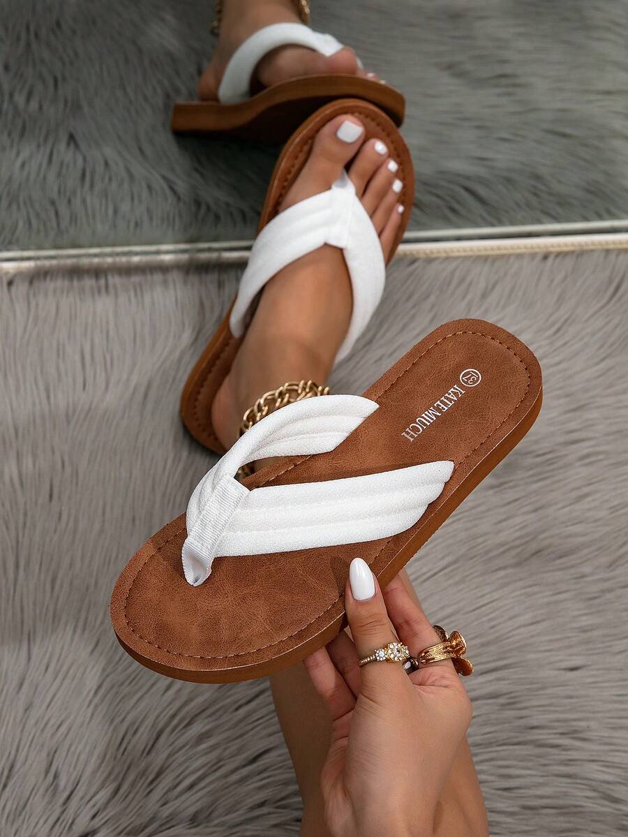 Kate Miuch 女士休闲轻便夏季外套，白色露趾凉鞋，时尚平底凉鞋，英伦风学生室内拖鞋，韩版可爱清新白色女士人字拖，适合情侣海滩约会、海滩度假、派对和婚礼。 - 白色 - 查看 1