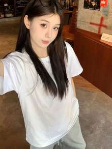 夏季新品纯色圆领短袖宽松休闲 T 恤，适合女孩和女士，百搭通勤风格