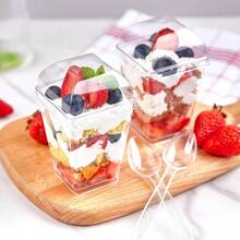 Paquete de 25 vasos de 5 onzas de postre con tapas con cúpula y cucharas, vasos de pudin de plástico con tapas, tarros individuales de parfait, pudín de plátano, gelatina, yogur, frutas, para fiestas - Claro - Ver 6