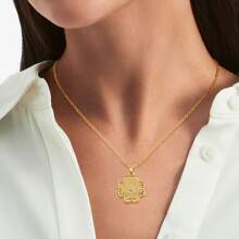 TUANZISP 1 pieza Collar con colgante de trébol de cuatro hojas para mujeres, collar con inicial personalizada del alfabeto A-Z, joya de moda vintage elegante, un regalo ligero y lujoso adecuado para el uso diario, el trabajo, las citas, las fiestas y las vacaciones de las mujeres