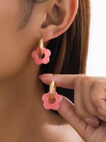 1 Pair 18K Gold-Plated Stainless Steel Earrings With Detachable Round Pendant Decorated With Pink Floral Design. The Sweet And Feminine Design Is Perfect For Beach Vacations, Valentine's Day Wear, Or As A Mother's Day Gift For Mom.