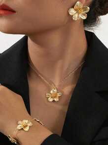 3 pièces/set Ensemble de bijoux à fleurs à la mode - collier pendentif fleur dorée, bracelet et boucles d'oreilles, convient pour le quotidien, les festivals, les sorties des femmes. Cadeau réfléchi pour les amis et la famille