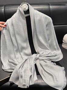 1件女士优雅简约蝴蝶印花亮面围巾，轻盈披肩，可作头巾、头巾、四季皆宜的装饰品，并可防晒。 - 彩色 - 查看 17