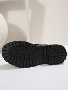 Botas Chelsea femininas pretas de sola grossa, estilo retrô, personalizadas, confortáveis, estilo punk, cano curto, estilo preppy, para outono/inverno, 2025 - Preto - Ver 7
