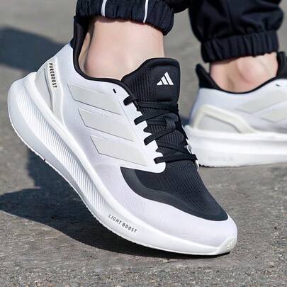 Adidas 男款Pureboost超輕舒適防滑耐磨低筒休閒跑鞋