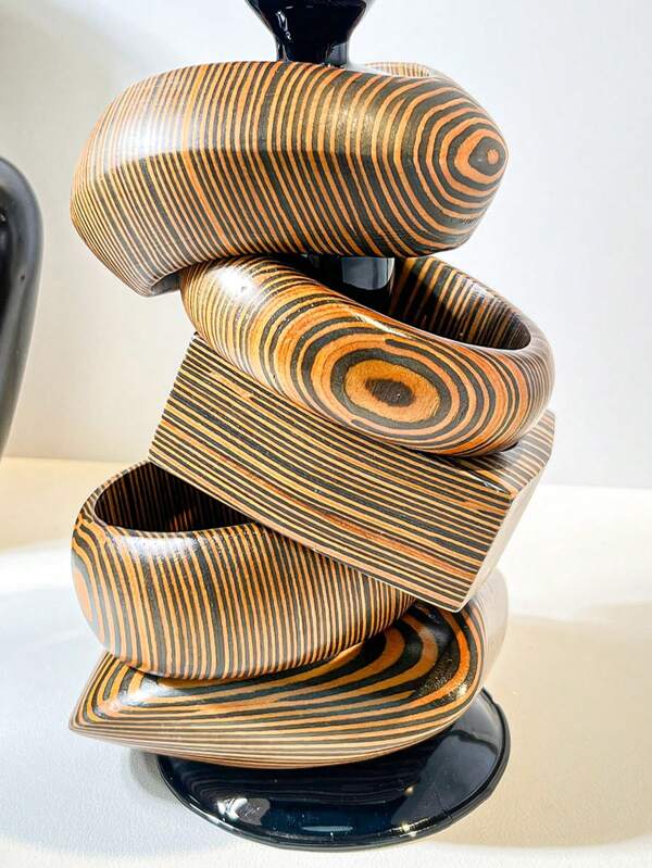 1pc Women's Retro Geometric Pattern Wide Wooden Bracelet - Natural Wood Grain And Color Variations, Fashion Accessory Suitable For Daily And Party, Minimalist And Style