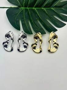 1 Pair Unique European & American Style Hollow Out Fashion Earrings For Women