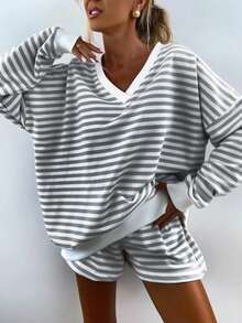 Comfortable Classic Striped V-Neck Long-Sleeved Loose Top; Comfortable Elastic Shorts; Casual And Fashionable Versatile Home Outfit Set. - 灰色 - 查看 1