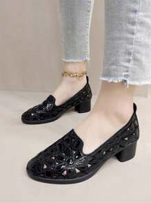 New Autumn/Winter Women Hollow Floral Perforated Slip-On Shoes, Soft Upper Soft Bottom Low-Top Thick Heel Pointed Toe Comfortable Work Shoes, Mother Shoes