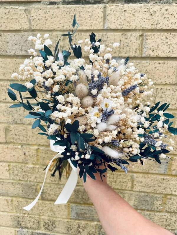 بوكيه أزهار مختلطة تشمل شغرة الطفل والكالبتوس والخزامى وما شابه، باقة زهور طبيعية مناسبة لترتيب المزهريات الخاصة بالطاولة وحفل الزفاف والباقة العرسية وديكور المنزل/المكتب والحفلات