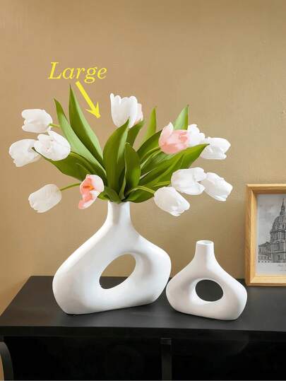 Bình đựng bằng nhựa trắng kiểu Bắc Âu, thiết kế cong mềm mại, thích hợp để trang trí bàn làm việc, phòng khách, phòng ăn, văn phòng hoặc làm quà tân gia, quà sinh nhật độc đáo.