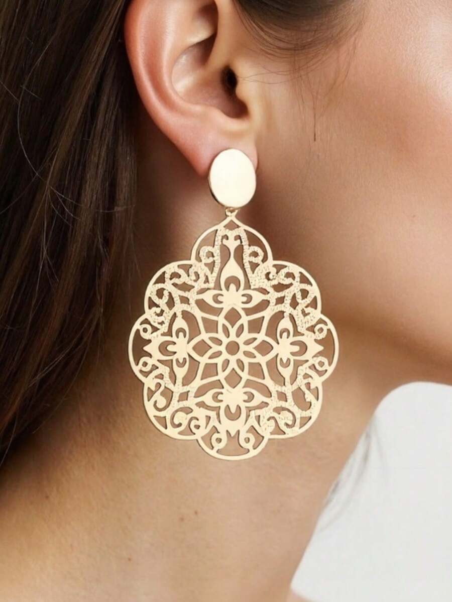 1 par de pendientes vintage versátiles para mujer con diseño floral hueco ovalado liso y geométrico de metal