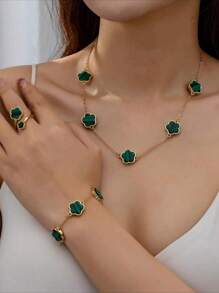 1 set : 1 bracelet à chaîne de trèfle en résine métallique, 1 bague de trèfle, 1 collier à chaîne - style décontracté et minimaliste de plage, convient pour les femmes, port quotidien, vacances, hip-hop, ensemble de bracelet, collier et bague floral