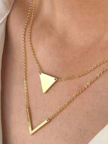 Sencillo y elegante collar colgante con forma triangular en V, cadena de clavícula de moda para damas, exquisito y de alta calidad, se puede usar durante todo el año, un regalo para maestros en el Día del Maestro, un regalo para compañeros de clase, amigos e hijas en la temporada de graduación.