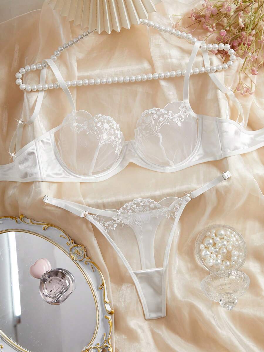 Ladies' Elegant And Sexy White Mesh Perspective Flower Embroidery Lingerie Set - 白色 - 查看 1