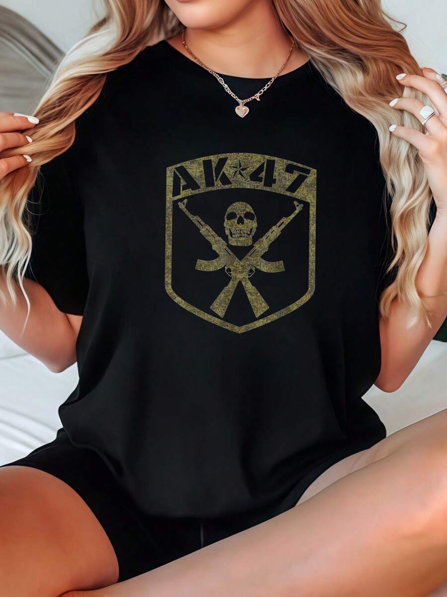 Camiseta suelta de mujer de color negro con estampado de cráneo de AK-47 y armas cruzadas, gráfico, camiseta casual de uso diario con estampado interesante - Negro - Ver 1