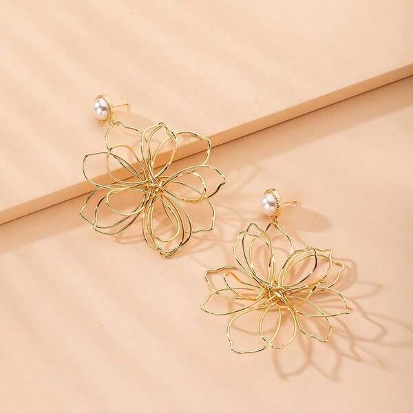 1 Pair Minimalist Fashion Pearl Exaggerated Flower Earrings For Women