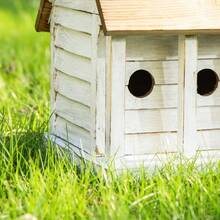 14.25L Wood Hanging Birdhouse For Outdoors Oversized Distressed Cottage Painted Bird House Rustic Bird House For Bluebird Wren Chickadee Sparrow Bird Nest Box For Garden Patio Washed White - Biệt thự 4 phòng 14,25"LWhite - Xem 7