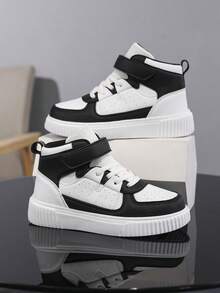 1 双儿童休闲鞋，黑白拼色时尚运动鞋，轻便舒适，适合男孩和女孩