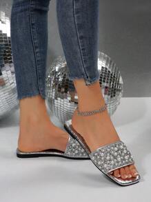 Sandalias tipo diapositiva de playa versátiles con puntera cuadrada, adorno de diamantes de imitación y perlas, de lujo y antideslizantes, para mujeres de talla grande, modelo 2025