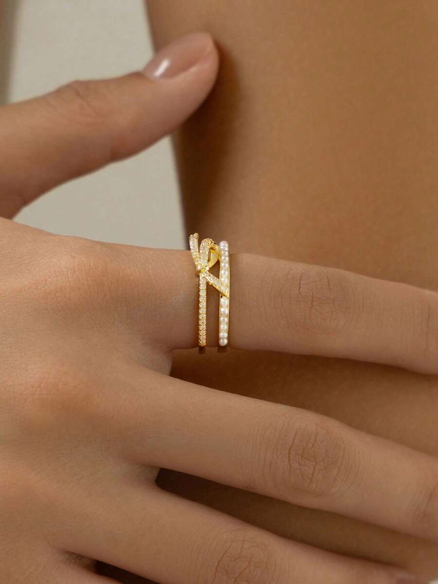 [Estilo lujoso Ins] Anillo de plata 925 con cinta cruzada, adornado con perla y circonita cúbica, multiuso para commuting, citas, fiesta, apilamiento, regalo de joyería para mujeres