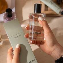 Perfume Body Mist, Bergamot & Hinoki Scent, Skincare Infused Perfume Hair & Body Spray For Women And Men, Hydrating Fragrance With Glycerin And Red Algae,  3.4 Fl Oz - 木質香調 - 查看 2